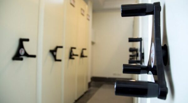 بایگانی اسناد