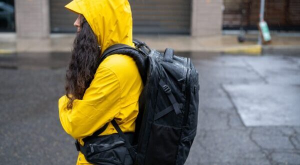 چطور بفهمیم کوله پشتی ضدآبه و تبلیغ نیست؟